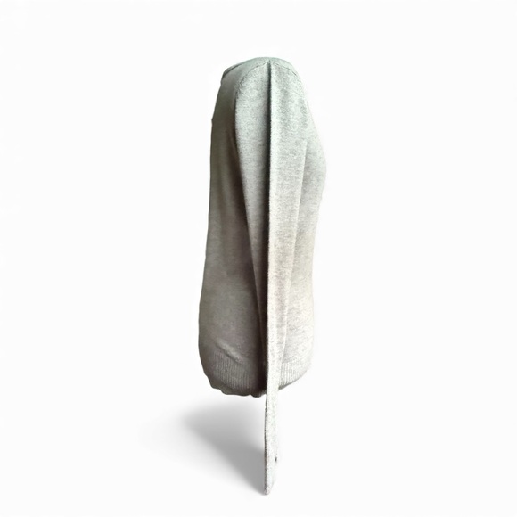 Target Women's V-Neck Sweater in Bold Fuchsia - Picture 4 of 6